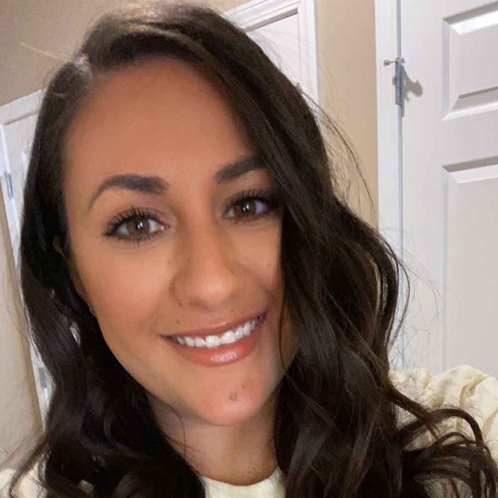 Meet your Posher, Dominique